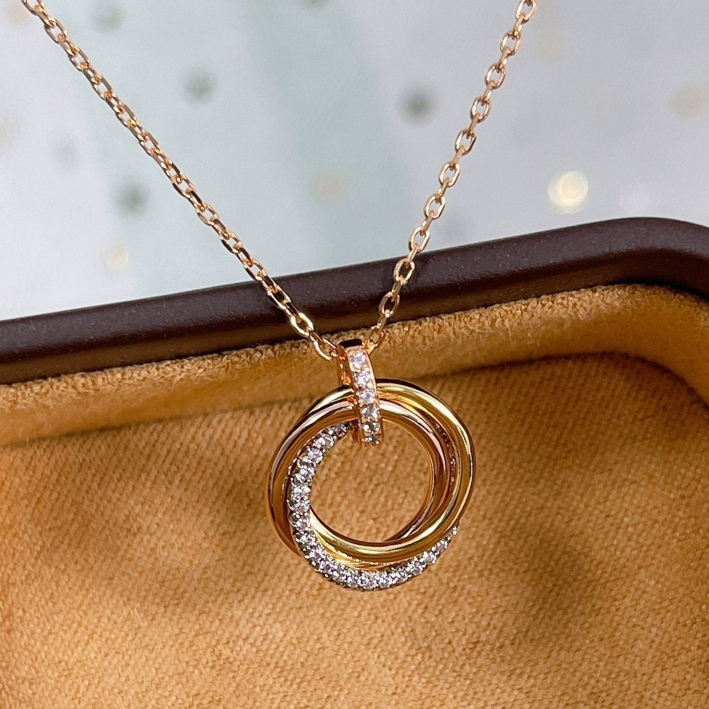 ¡®Imperial¡¯TRINITY NECKLACE SILVER GOLD PINK GOLD DIAMONDS
