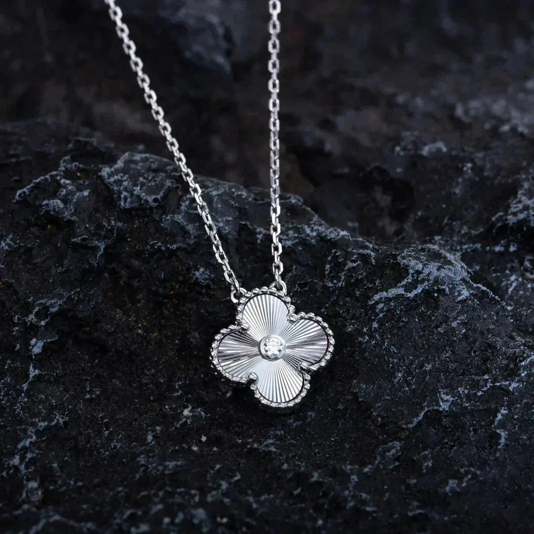 ¡®Imperial¡¯CLOVER  15MM DIAMOND LASER NECKLACE SILVER