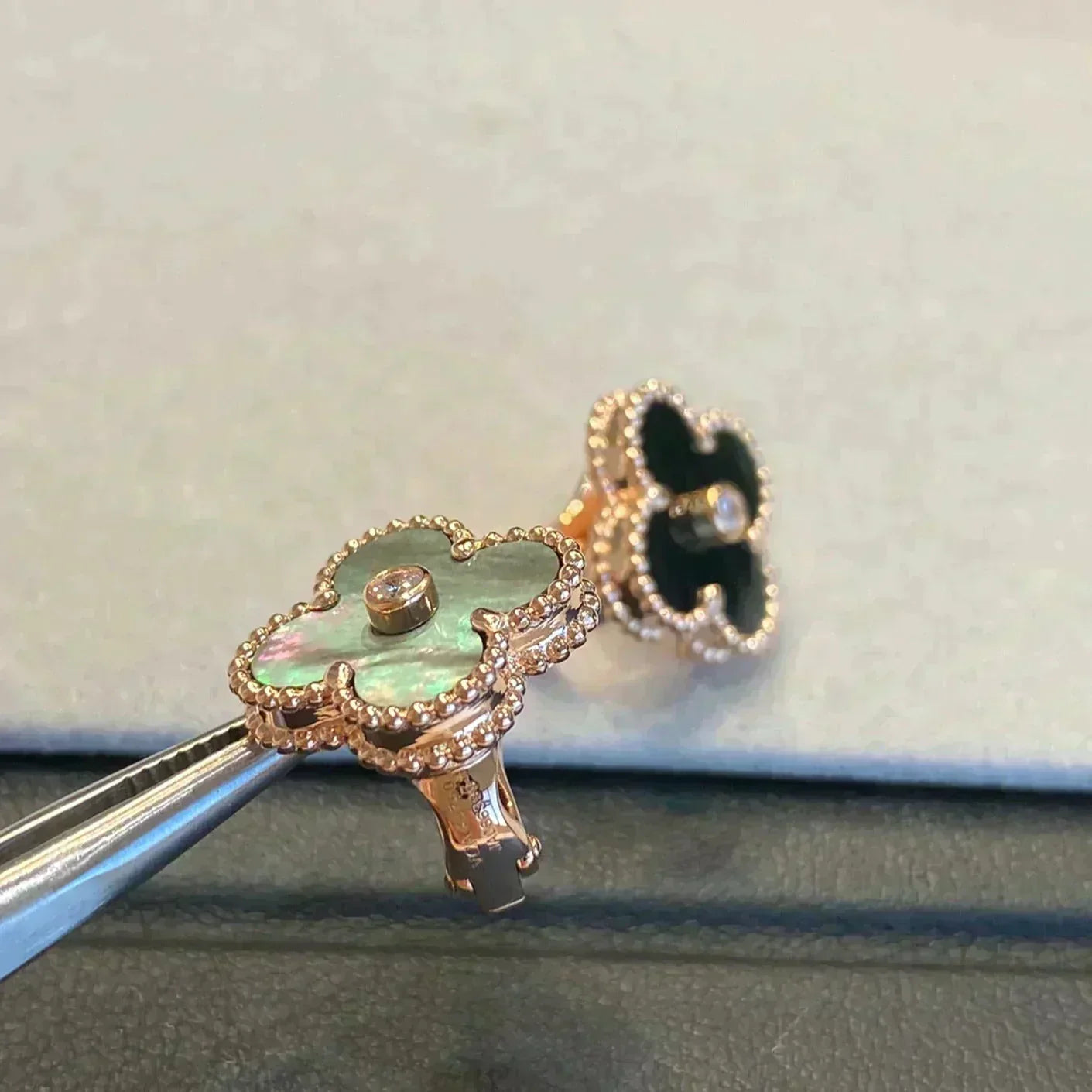¡®Imperial¡¯CLOVER MEDIUM 1 MOTIFS GRAY MOP  DIAMOND EARRINGS
