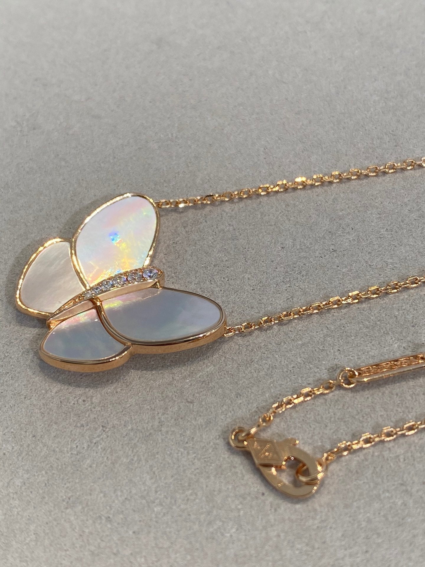 ¡®Imperial¡¯BUTTERFLY GOLD MOP DIAMOND NECKLACE