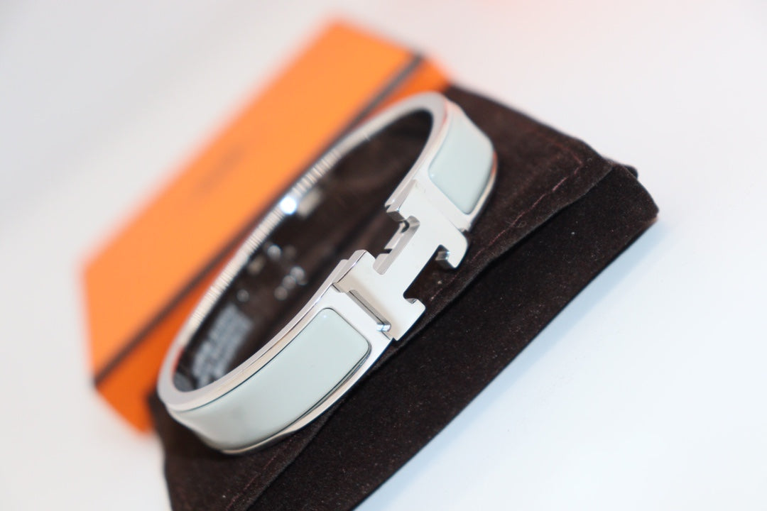 ¡®Imperial¡¯H LIGHT BLUE BRACELET