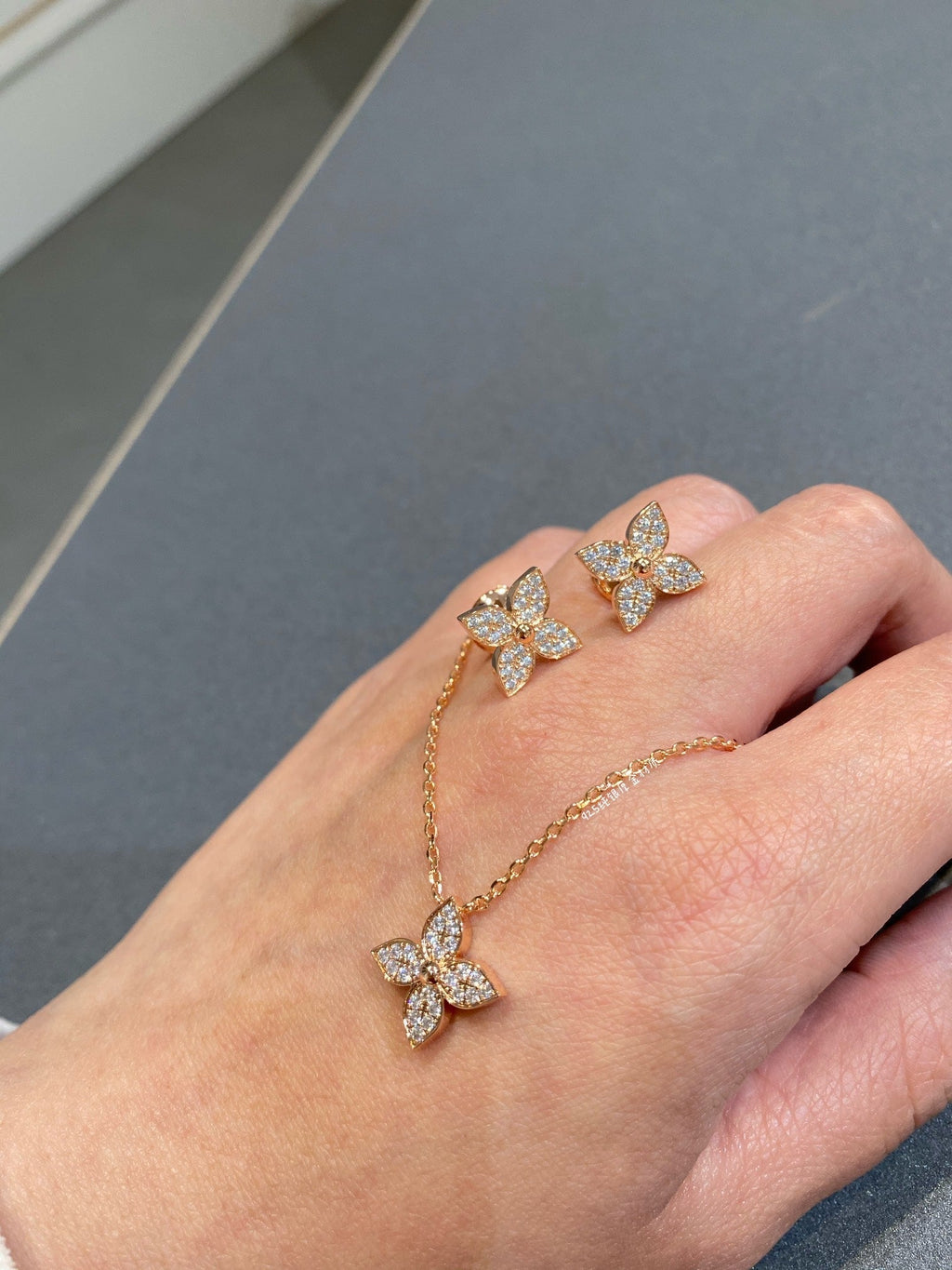 ¡®Imperial¡¯STAR DIAMOND NECKALCE