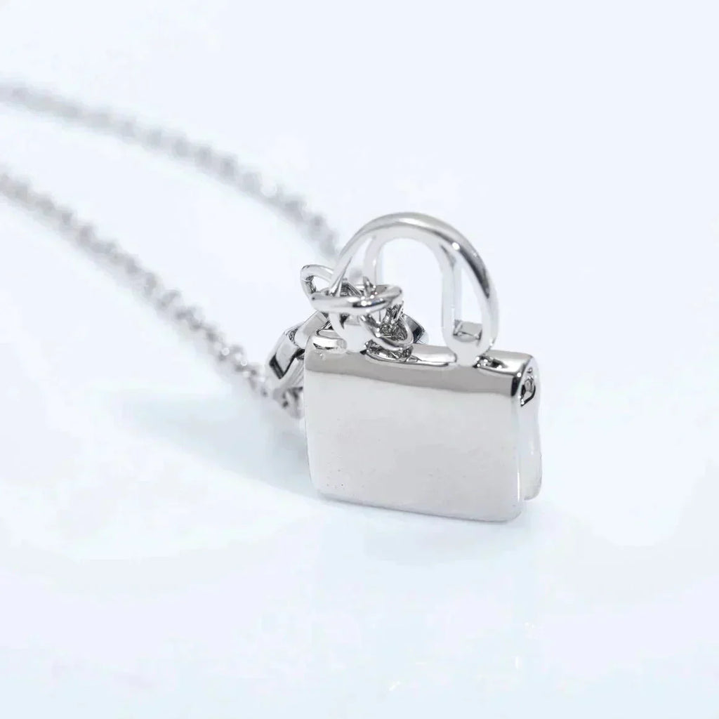 ¡®Imperial¡¯AMULETTE PEDANT SILVER NECKLACE