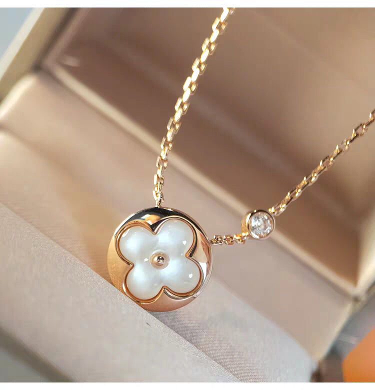¡®Imperial¡¯SUN MOP GOLD 1 DIAMOND NECKLACE