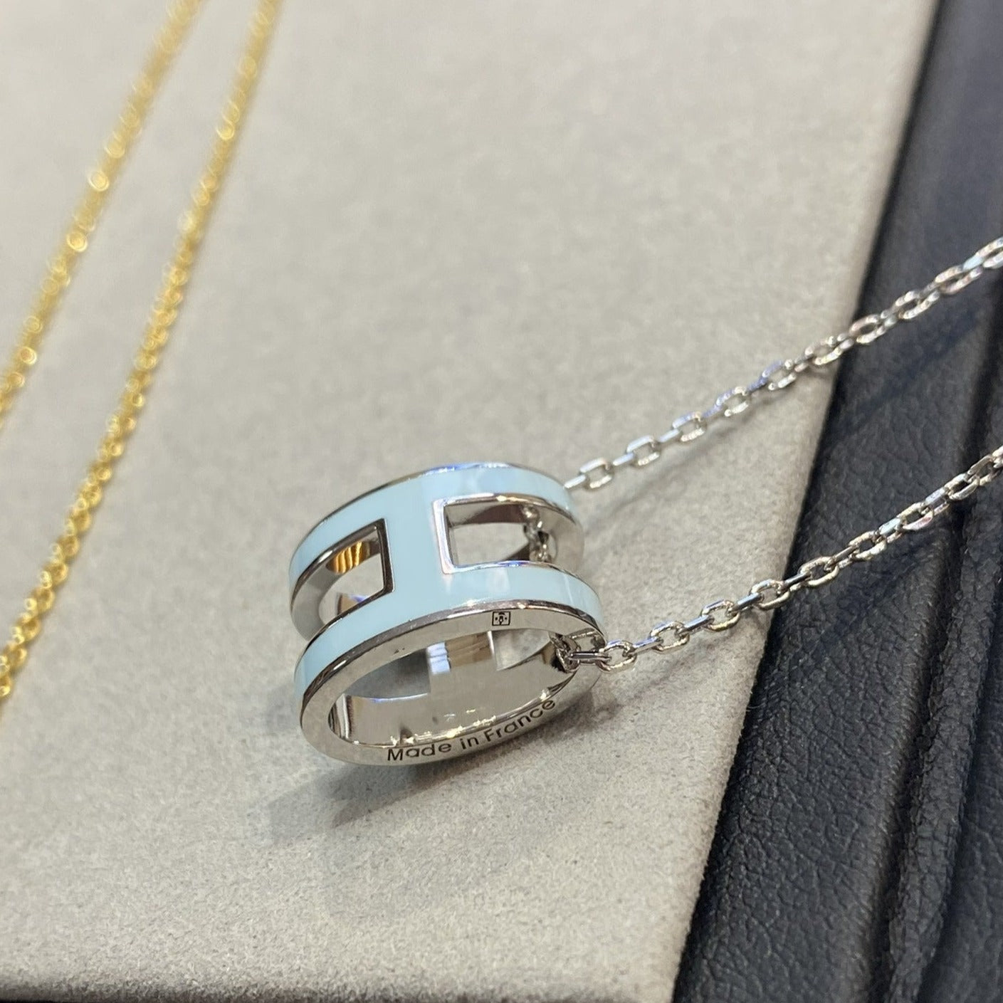 ¡®Imperial¡¯POP H LIGHT BLUE NECKLACE
