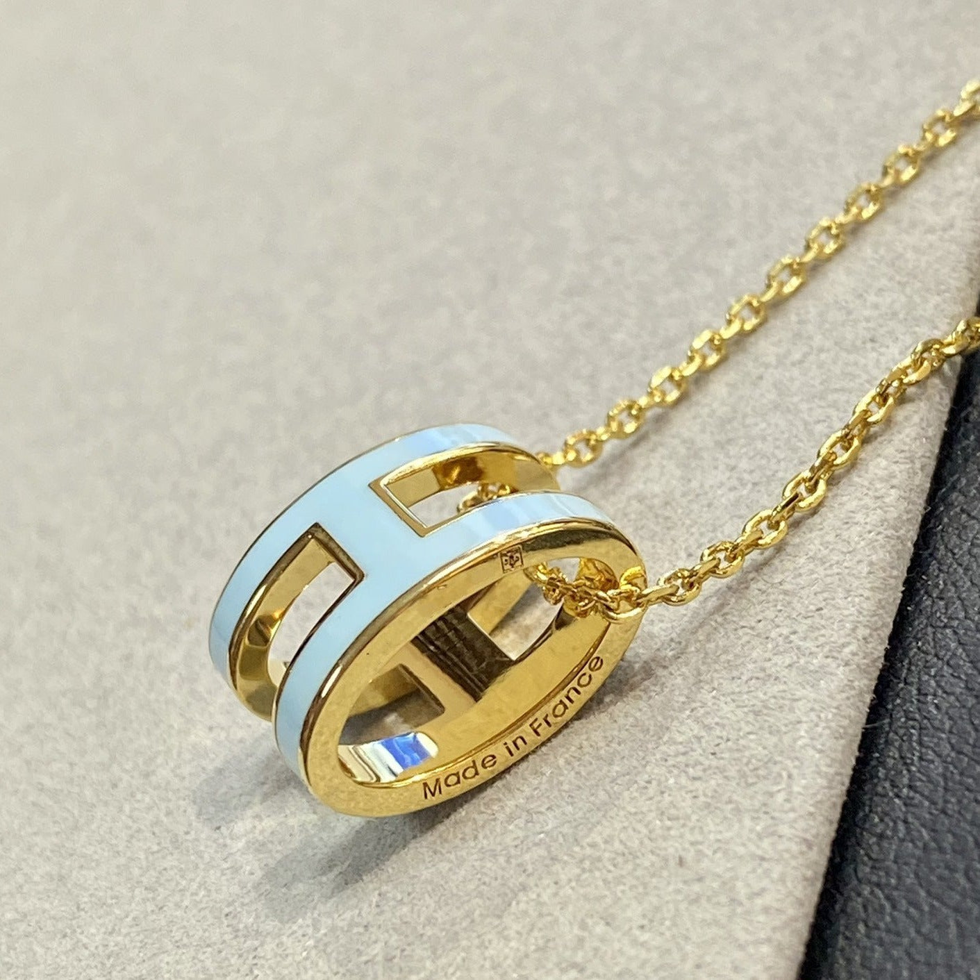 ¡®Imperial¡¯POP H LIGHT BLUE NECKLACE