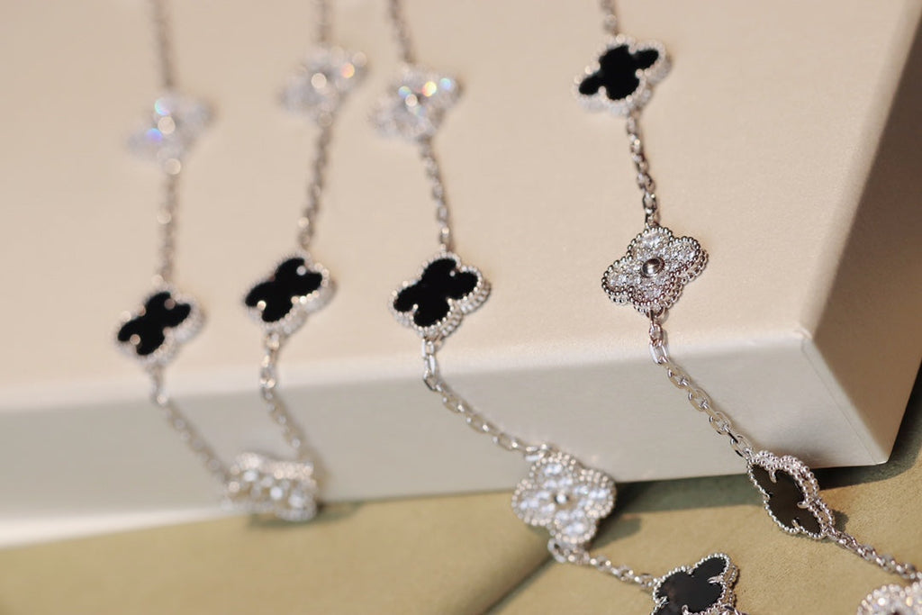 ¡®Imperial¡¯CLOVER 20 MOTIFS ONYX DIAMOND SILVER