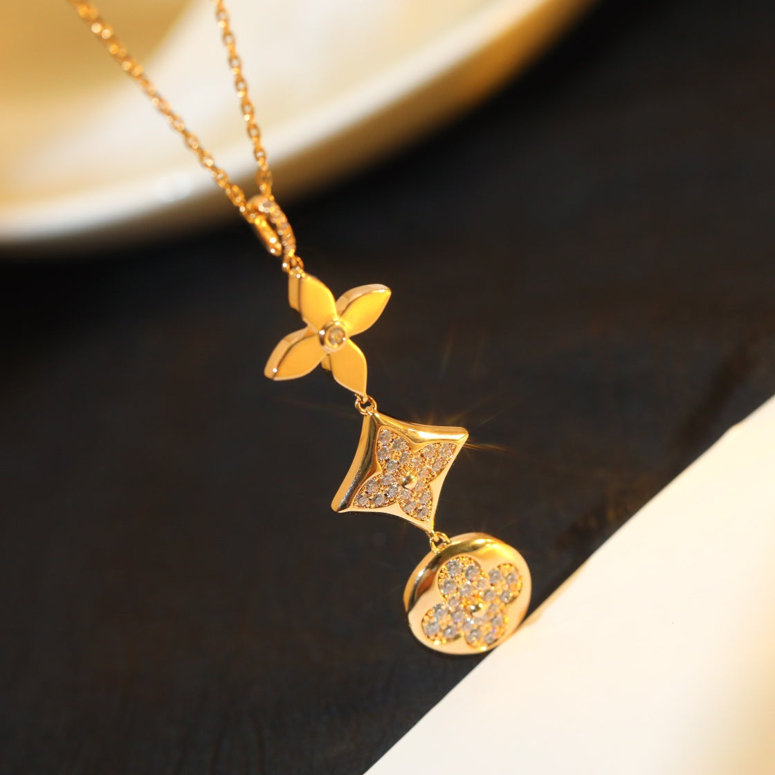 ¡®Imperial¡¯STAR AND SUN DIAMOND PINK GOLD NECKLACE