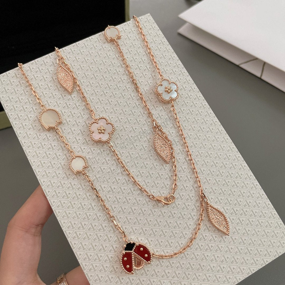 ¡®Imperial¡¯LUCKY SPRING 15 MOTIFS ROSE GOLD NECKLACE