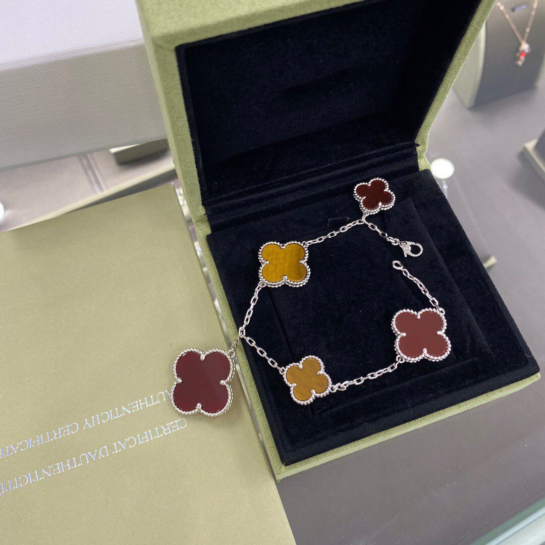 ¡®Imperial¡¯CLOVER 5 MOTIFS SIVLER CARNELIAN TIGER EYE BRACELET
