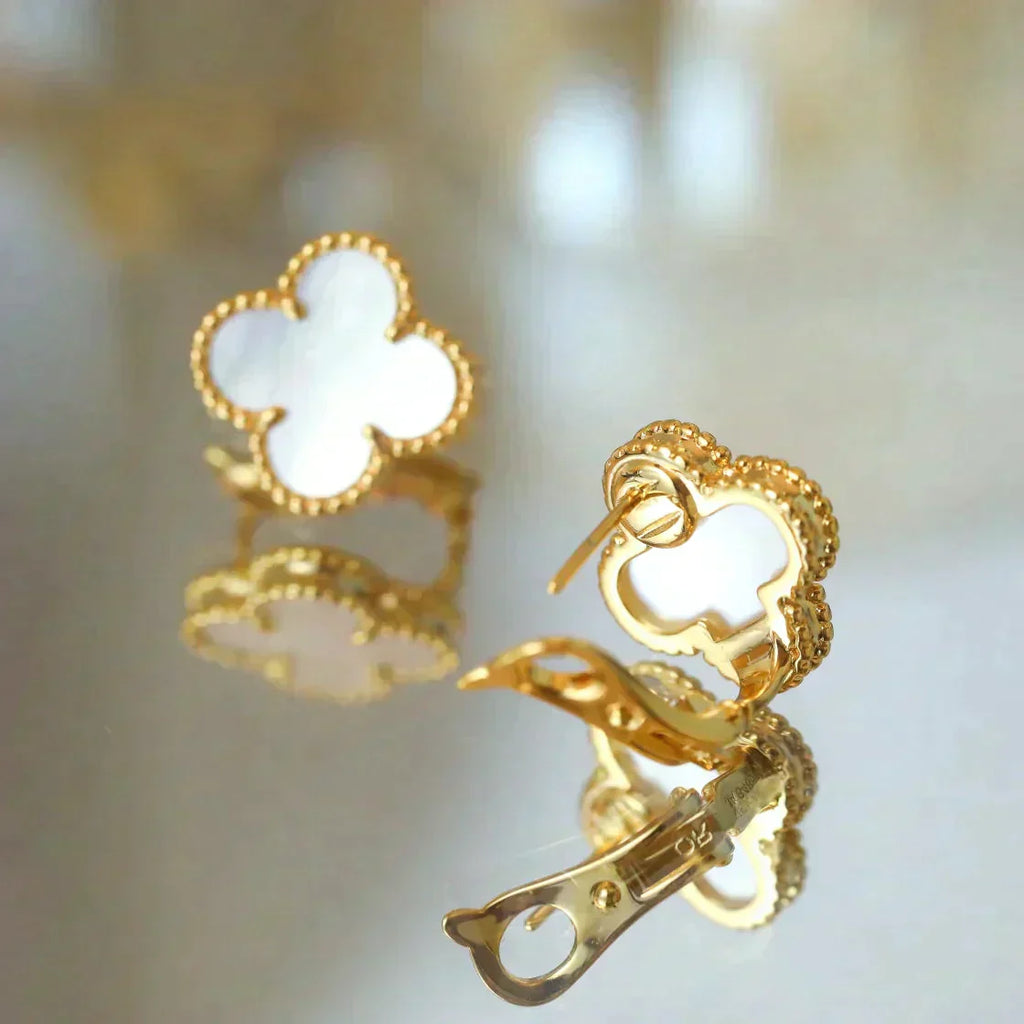 ¡®Imperial¡¯CLOVER MEDIUM 1 MOTIFS  WHITE MOP STUD EARRINGS