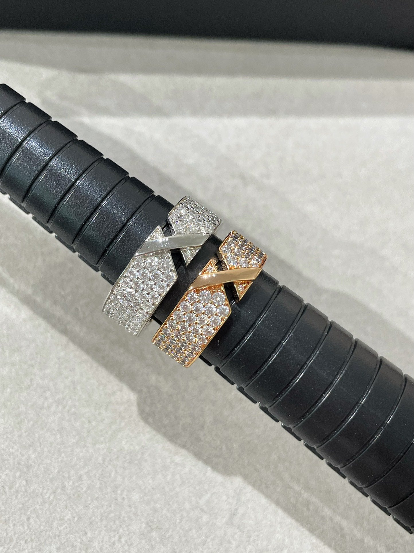 ¡®Imperial¡¯LIENS EVIDENCE  DIAMOND PAVED RING