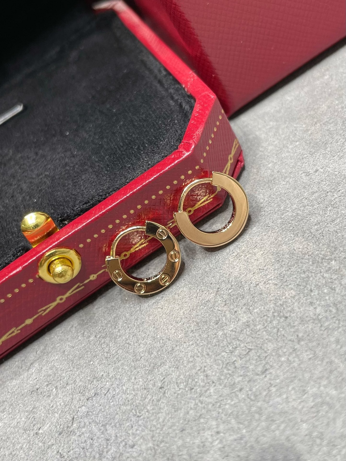 ¡®Imperial¡¯LOVE MINI EARRINGS