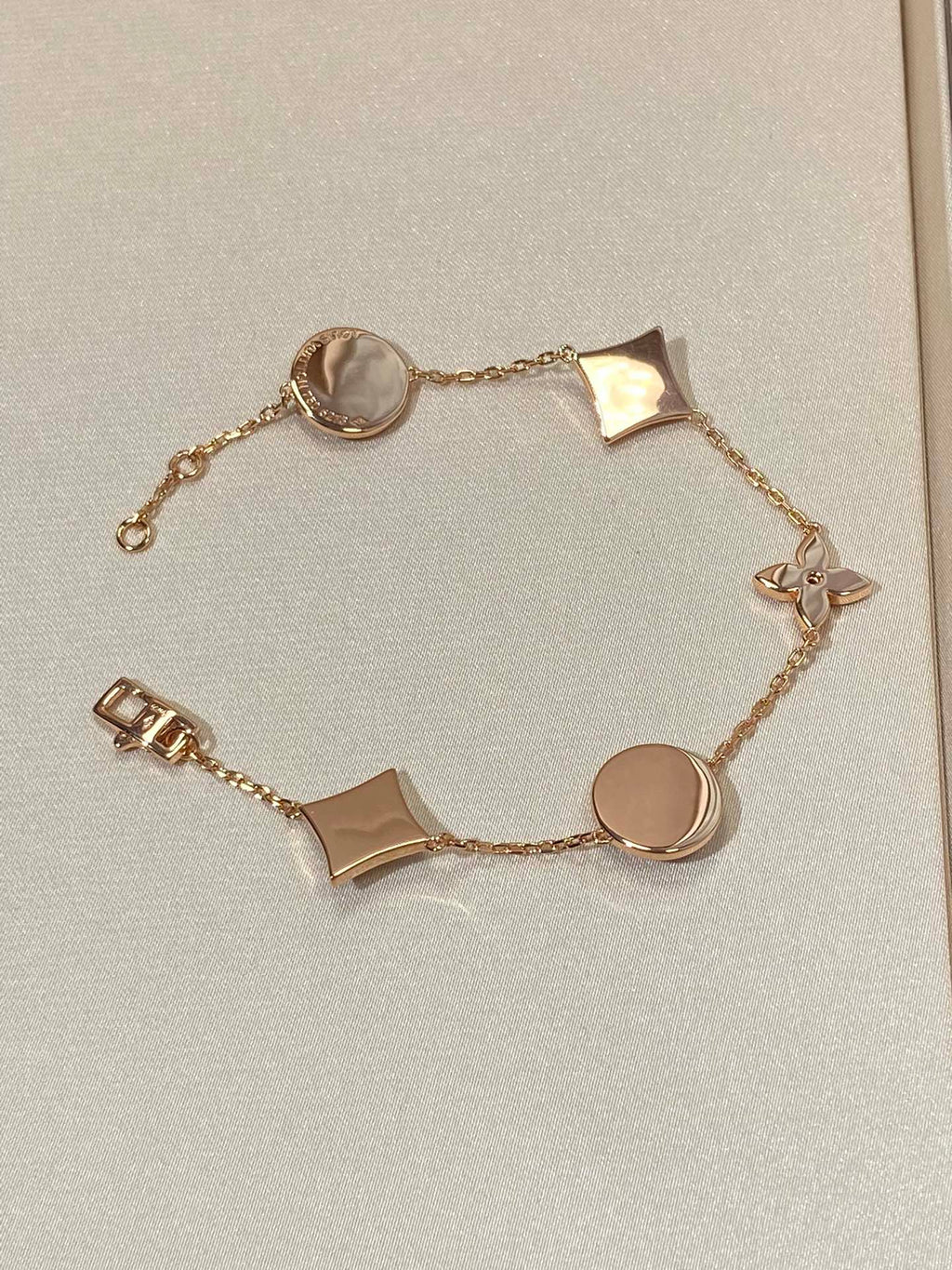 ¡®Imperial¡¯STAR AND SUN 5 MOTIF MOP PINK GOLD BRACELET
