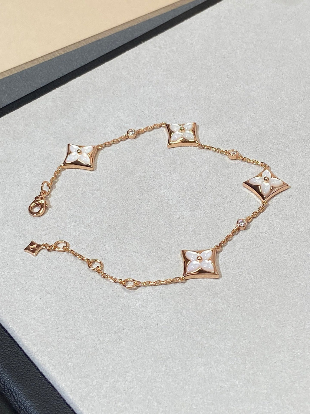 ¡®Imperial¡¯STAR 4 MOTIF MOP DIAMOND PINK GOLD BRACELET