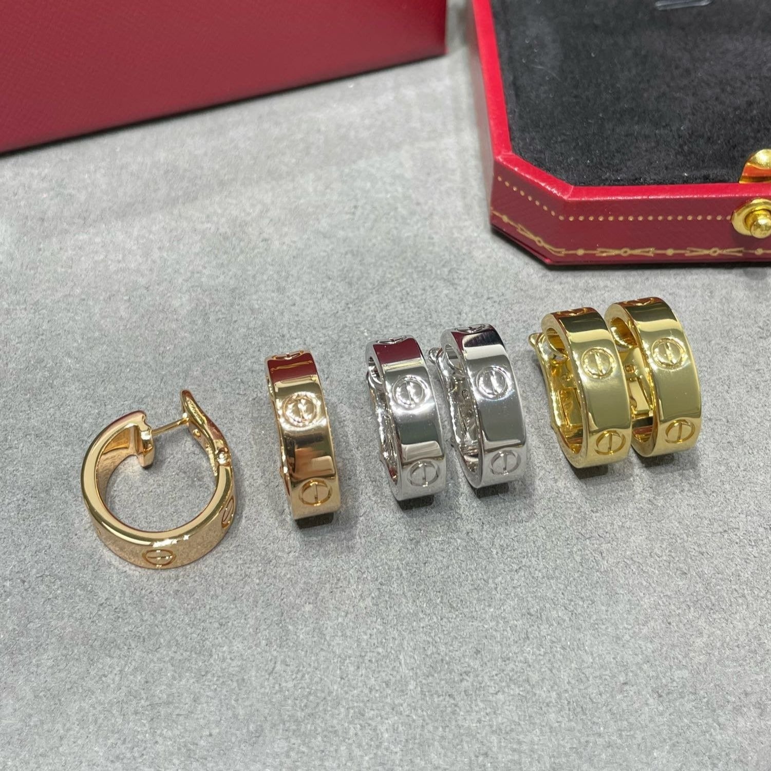 ¡®Imperial¡¯LOVE 5.5MM EARRINGS