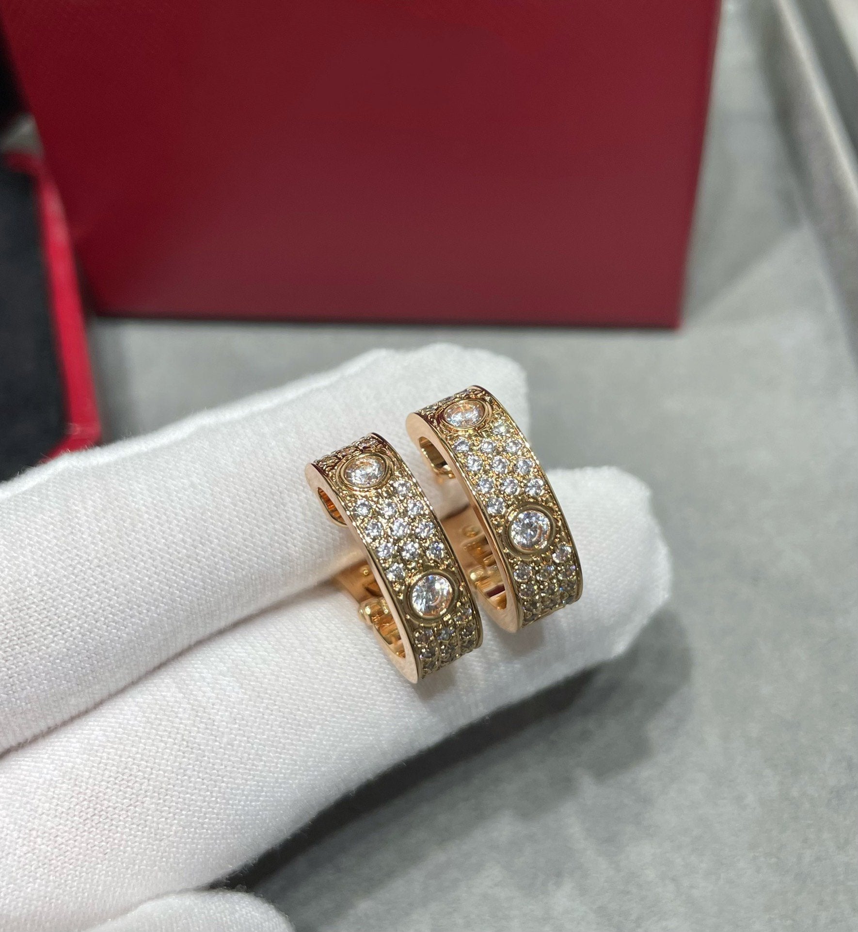 ¡®Imperial¡¯LOVE 5.5MM DIAMOND PAVED EARRINGS