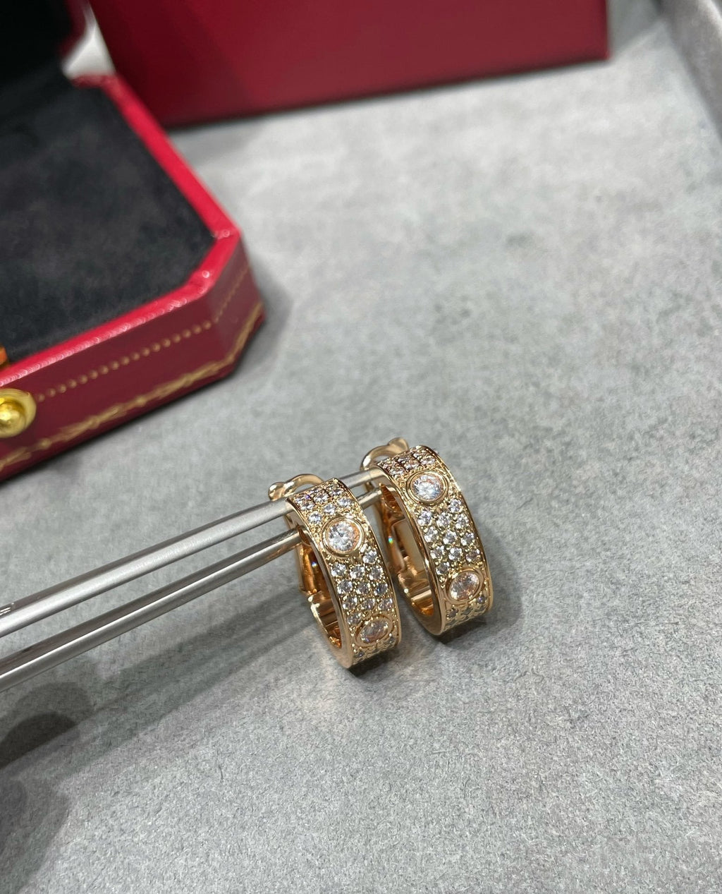 ¡®Imperial¡¯LOVE 5.5MM DIAMOND PAVED EARRINGS