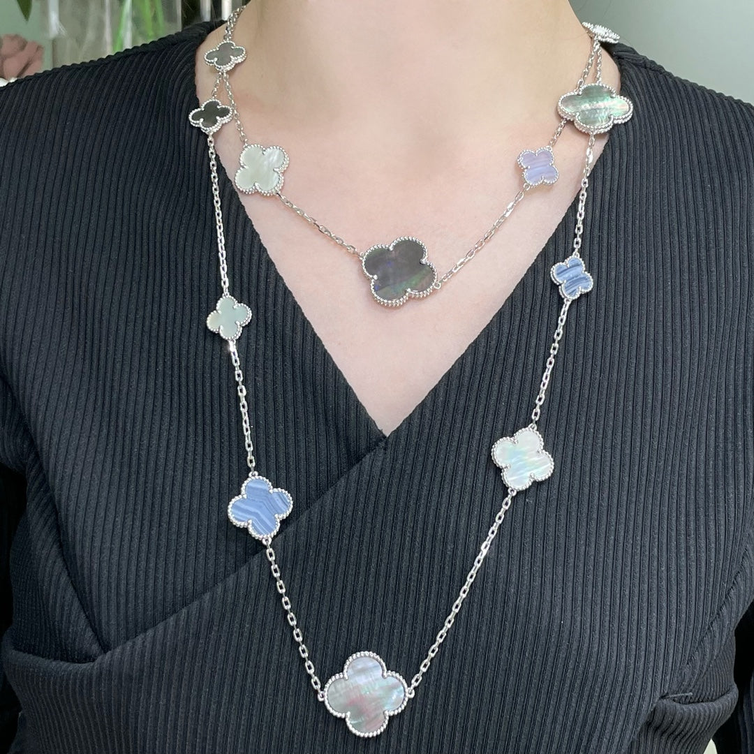 ¡®Imperial¡¯CLOVER 16 MOTIF CHALCEDONY MOP SILVER NECKLACE