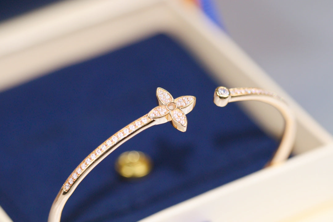 ¡®Imperial¡¯IDYLLE PINK GOLD OPEN BRACELET DIAMOND PAVED