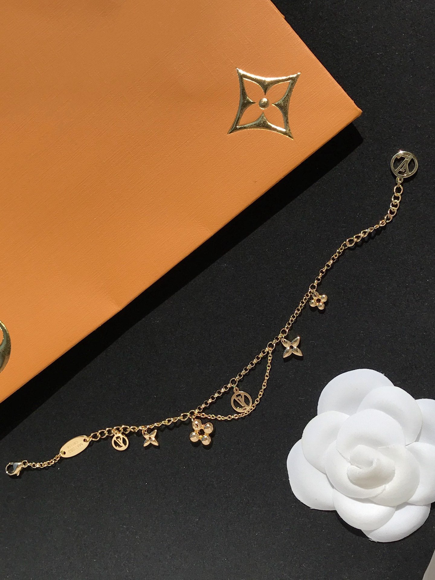 ¡®Imperial¡¯BLOOMING PINK GOLD MOP BRACELET