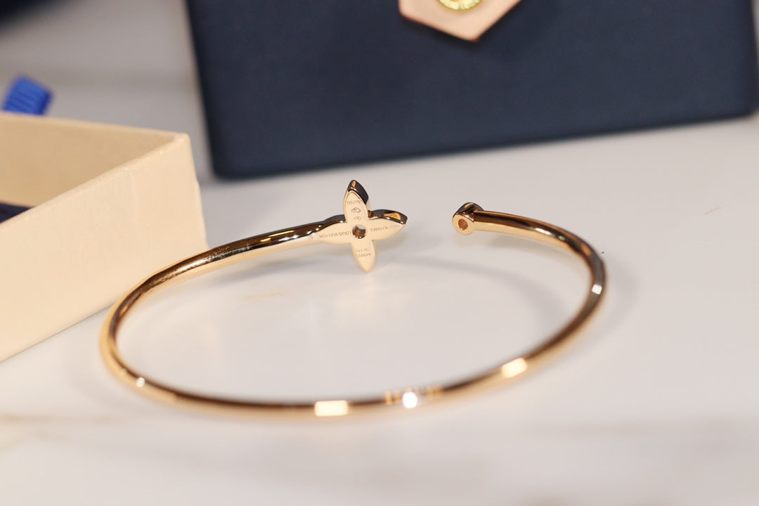¡®Imperial¡¯IDYLLE GOLD OPEN BRACELET DIAMOND PAVED