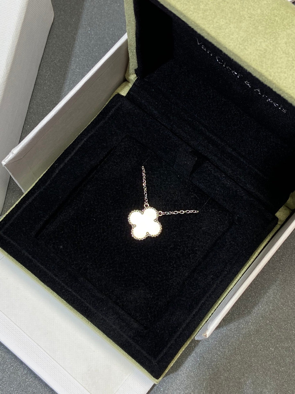 ¡®Imperial¡¯CLOVER MEDIUM SILVER WHITE MOP NECKLACE