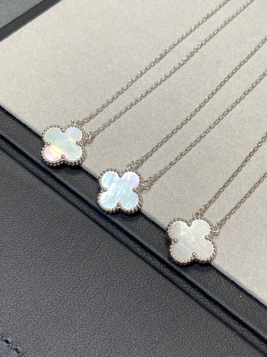 ¡®Imperial¡¯CLOVER MEDIUM SILVER WHITE MOP NECKLACE