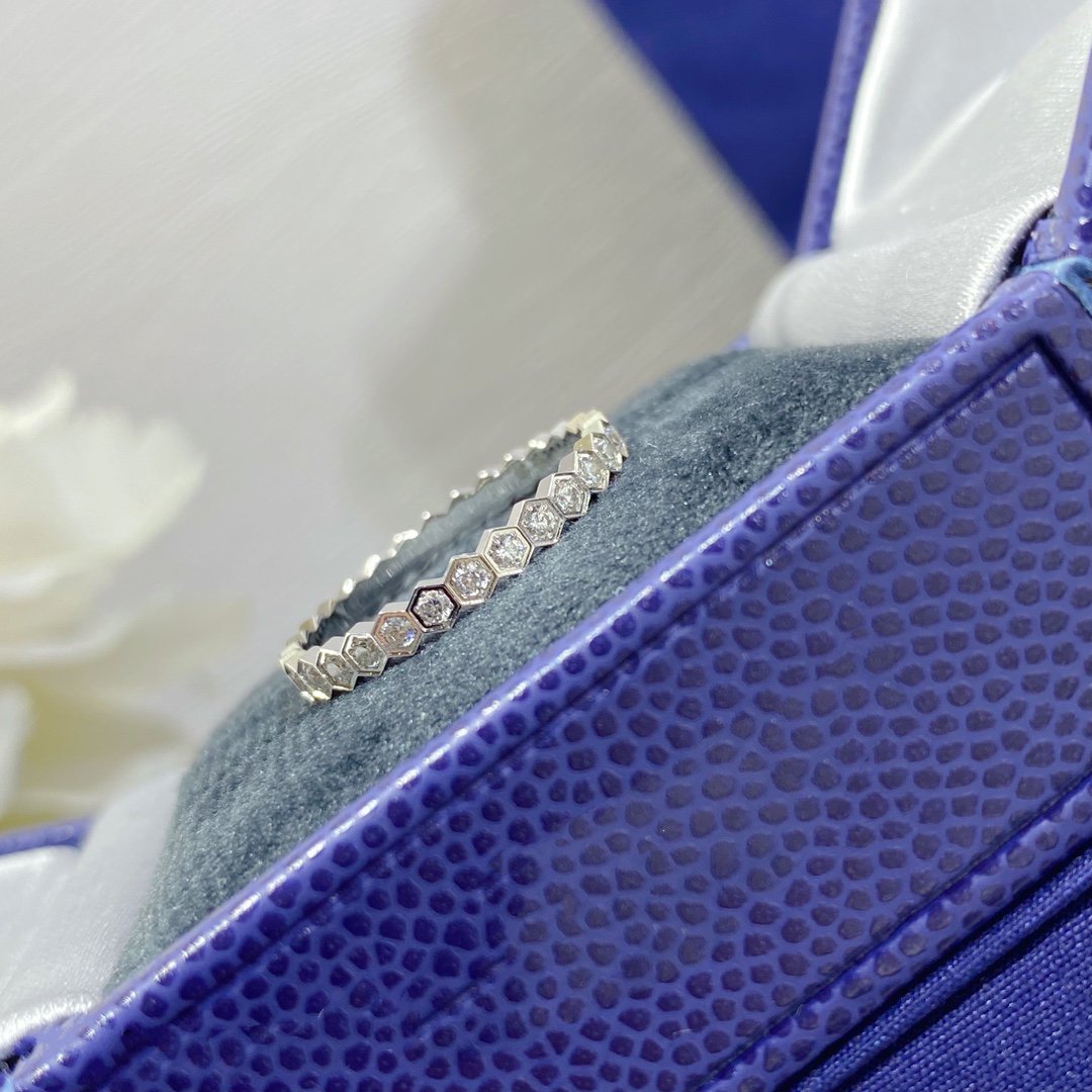 ¡®Imperial¡¯BEE LOVE DIAMOND PAVED SMALL RING