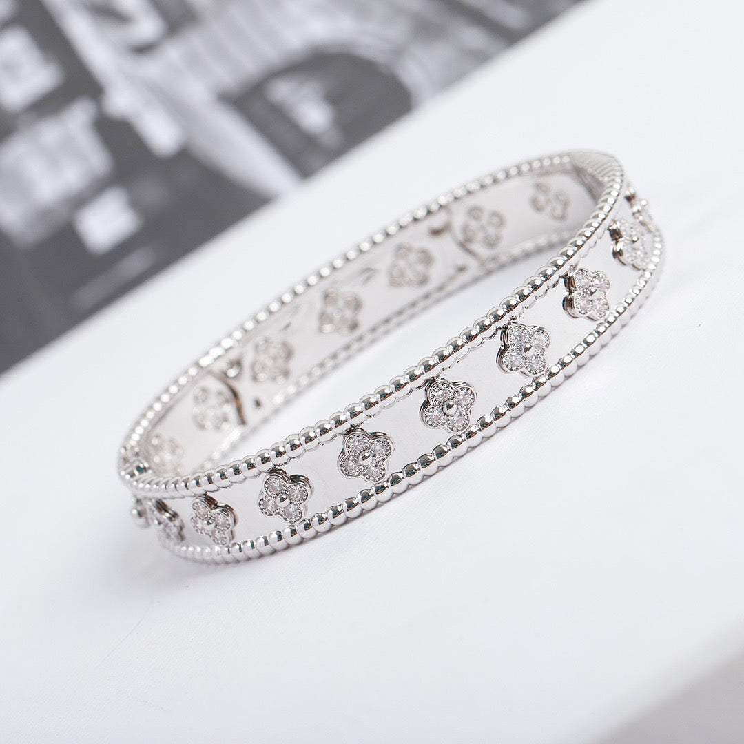 ¡®Imperial¡¯CLOVER BRACELET 8MM DIAMONDS