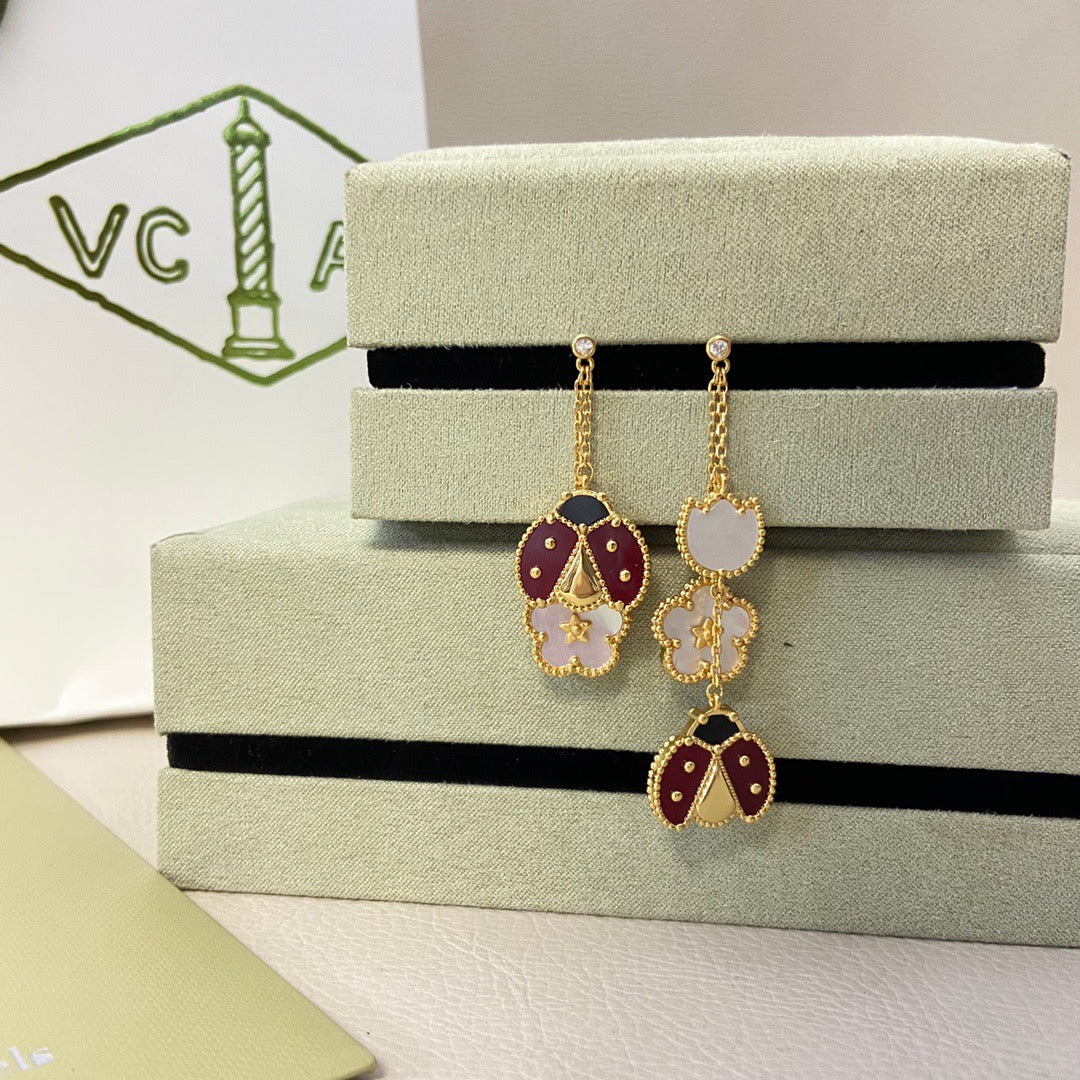 ¡®Imperial¡¯LUCKY LADYBUG WHITE MOP EARRINGS