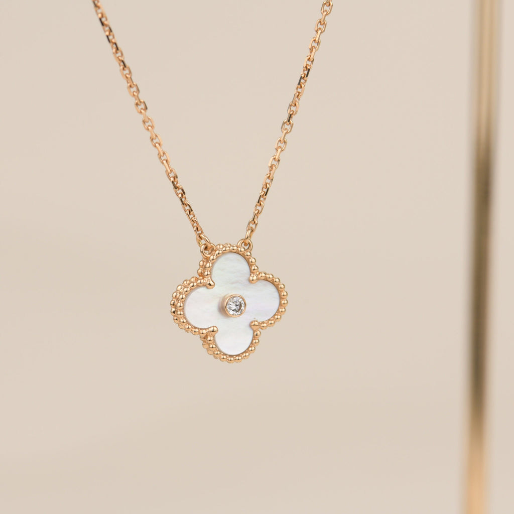 ¡®Imperial¡¯CLOVER 15MM DIAMOND WHITE FRITILLARIA NECKLACE