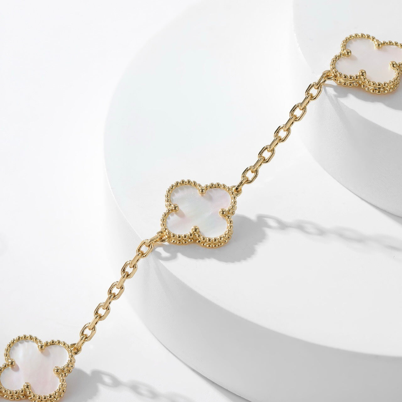 ¡®Imperial¡¯CLOVER 10 MOTIFS WHITE MOTHER OF PEARL NECKLACE