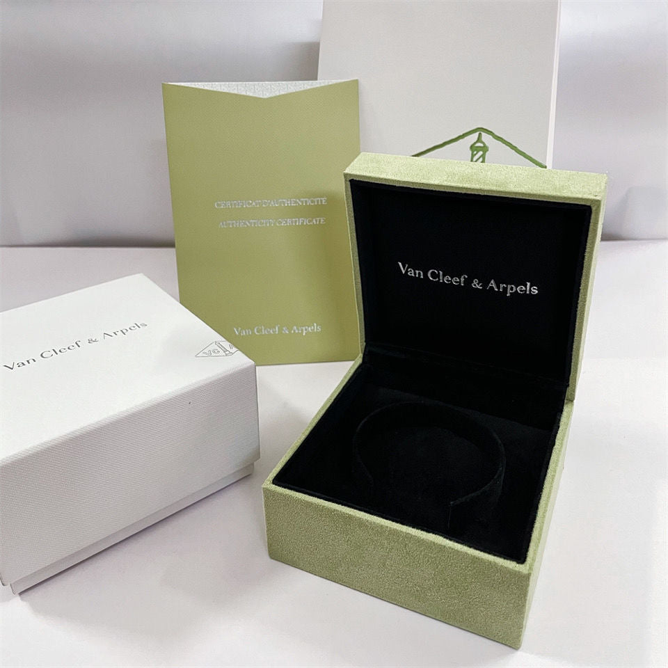 ¡®Imperial¡¯VA CLOVER BRACELET NECKLACE RING BOX GIFT BAG