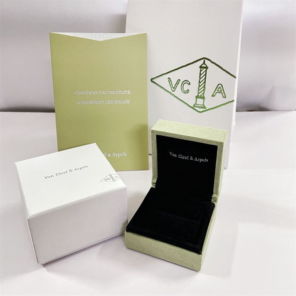 ¡®Imperial¡¯VA CLOVER BRACELET NECKLACE RING BOX GIFT BAG