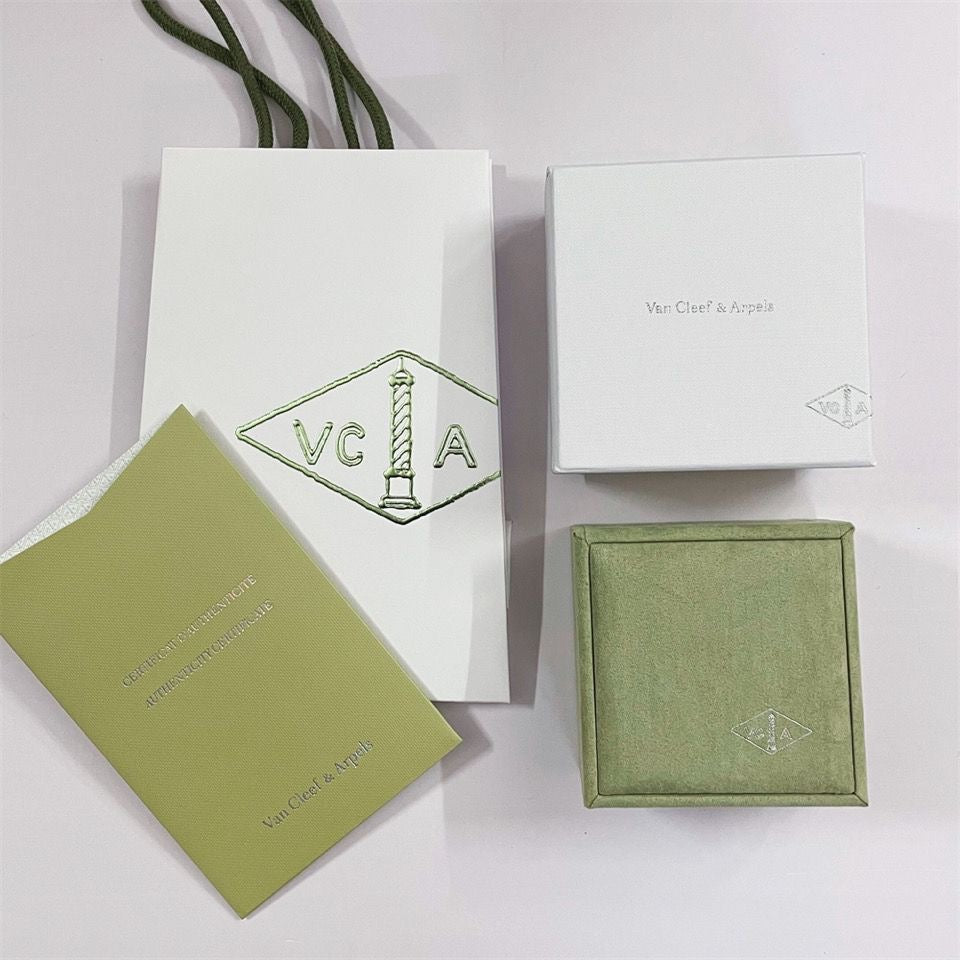 ¡®Imperial¡¯VA CLOVER BRACELET NECKLACE RING BOX GIFT BAG