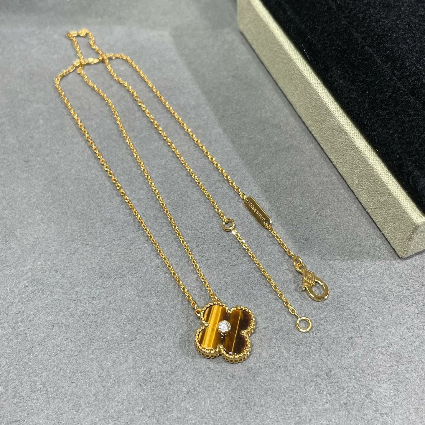 ¡®Imperial¡¯CLOVER 15MM DIAMOND AND YELLOW TIGER'S EYE AGATE necklace
