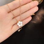 ¡®Imperial¡¯LUCKY  WHITE MOP  PLUM BLOSSOM NECKLACE