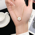 ¡®Imperial¡¯LUCKY  WHITE MOP  PLUM BLOSSOM NECKLACE