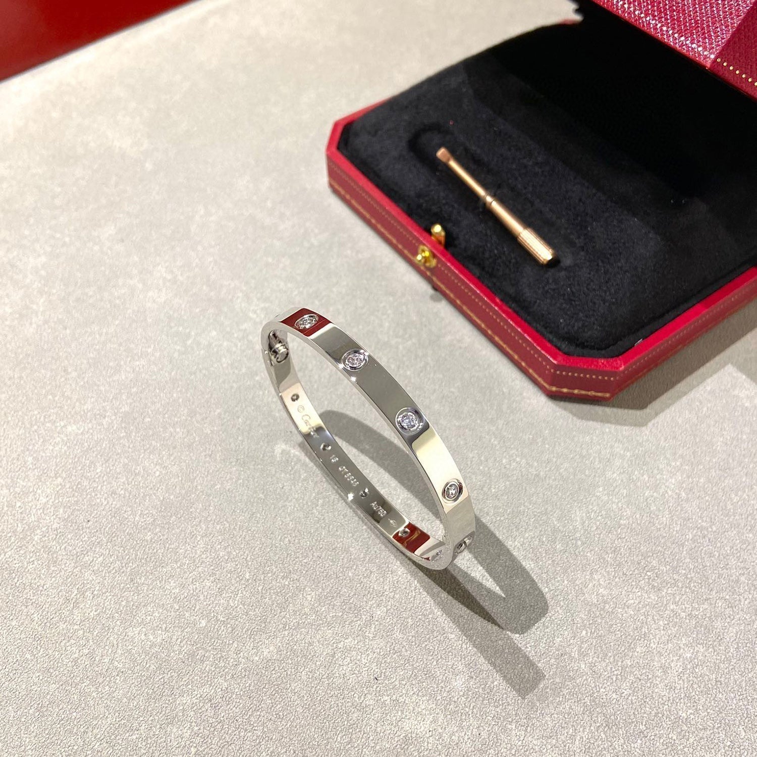 ¡®Imperial¡¯LOVE BRACELET 6.1MM 10 DIAMONDS