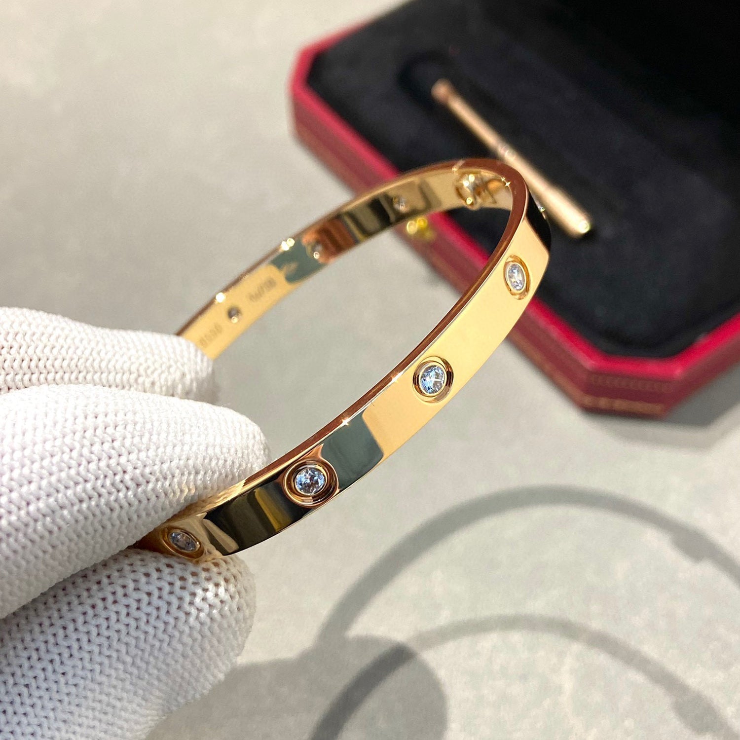 ¡®Imperial¡¯LOVE BRACELET 6.1MM 10 DIAMONDS