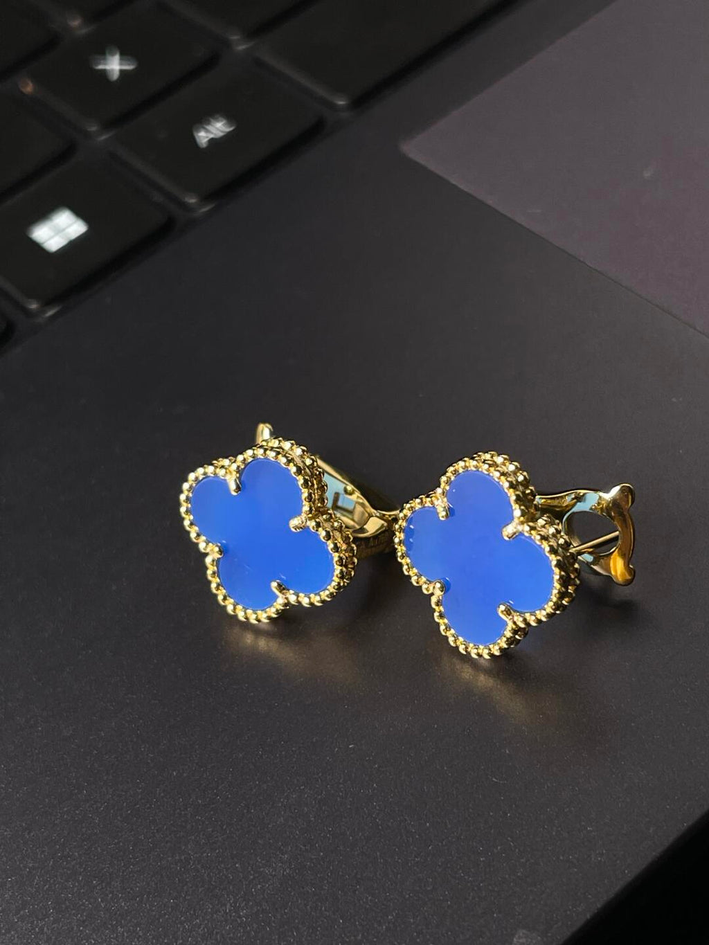 [Imperial] CLOVER LARGE (20mm) 1 MOTIFS BLUE MOP STUD EARRINGS