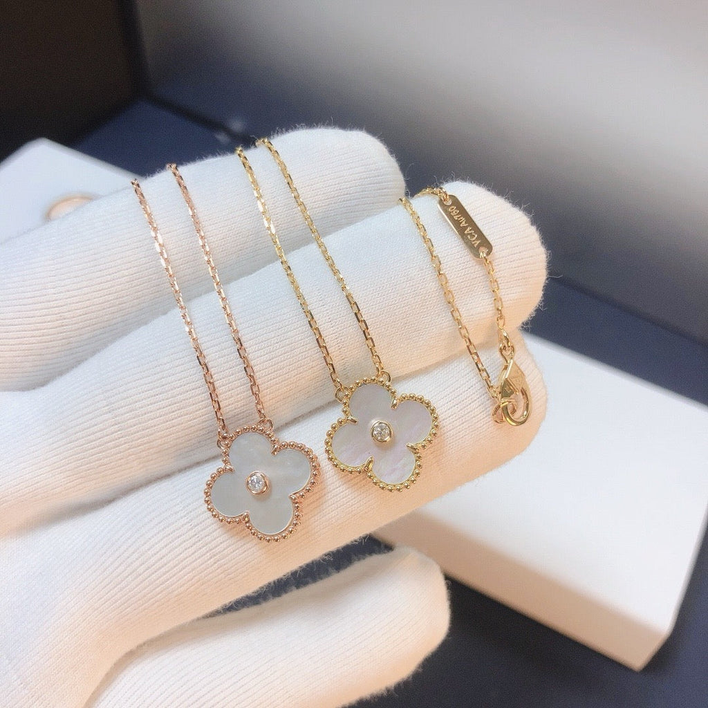 ¡®Imperial¡¯CLOVER 15MM DIAMOND WHITE FRITILLARIA NECKLACE