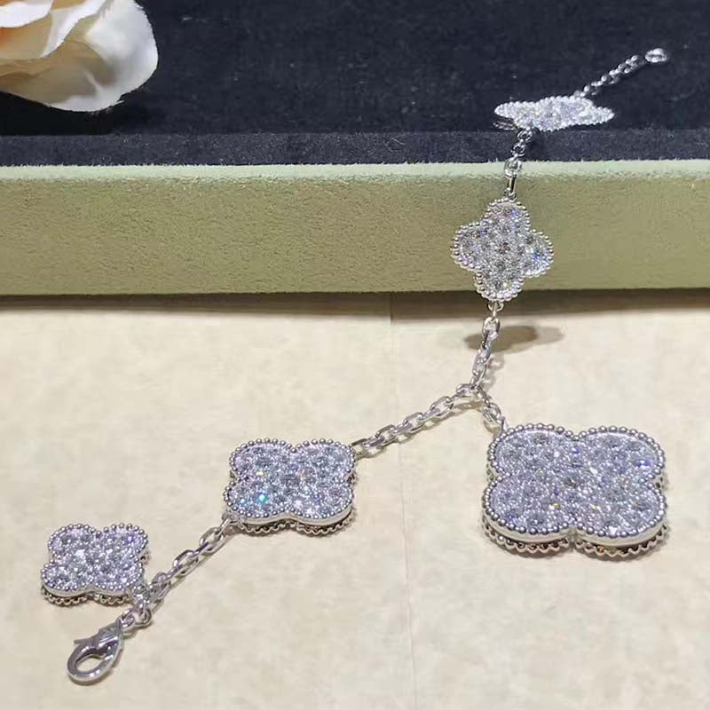 ¡®Imperial¡¯CLOVER 6 MOTIFS SILVER DIAMOND BRACELET