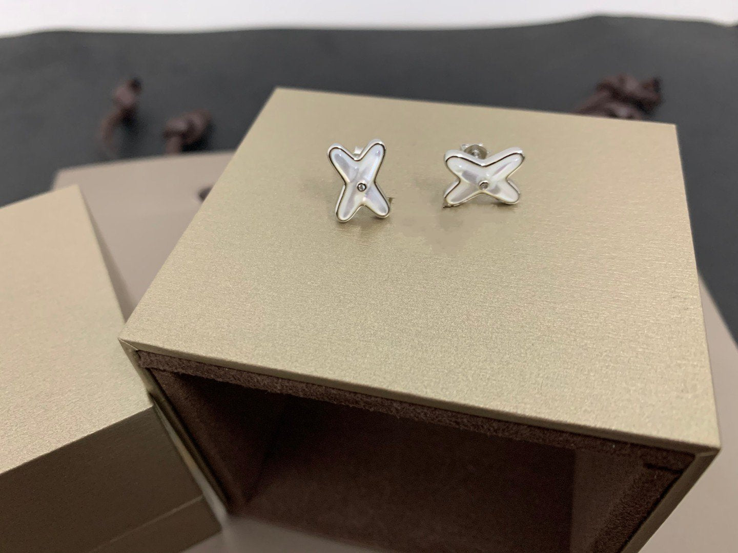 ¡®Imperial¡¯JEUX DE WHITE MOP SILVER DIAMOND EARRINGS