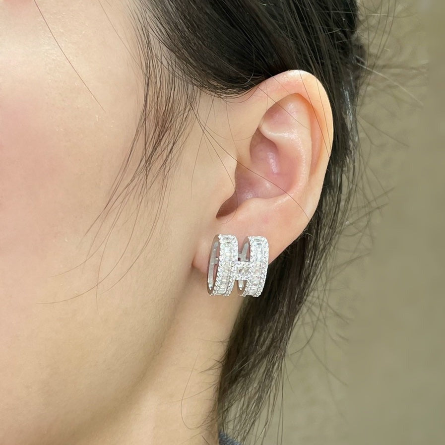 ¡®Imperial¡¯H STUD EARRINGS WITH SILVER DIAMONDS