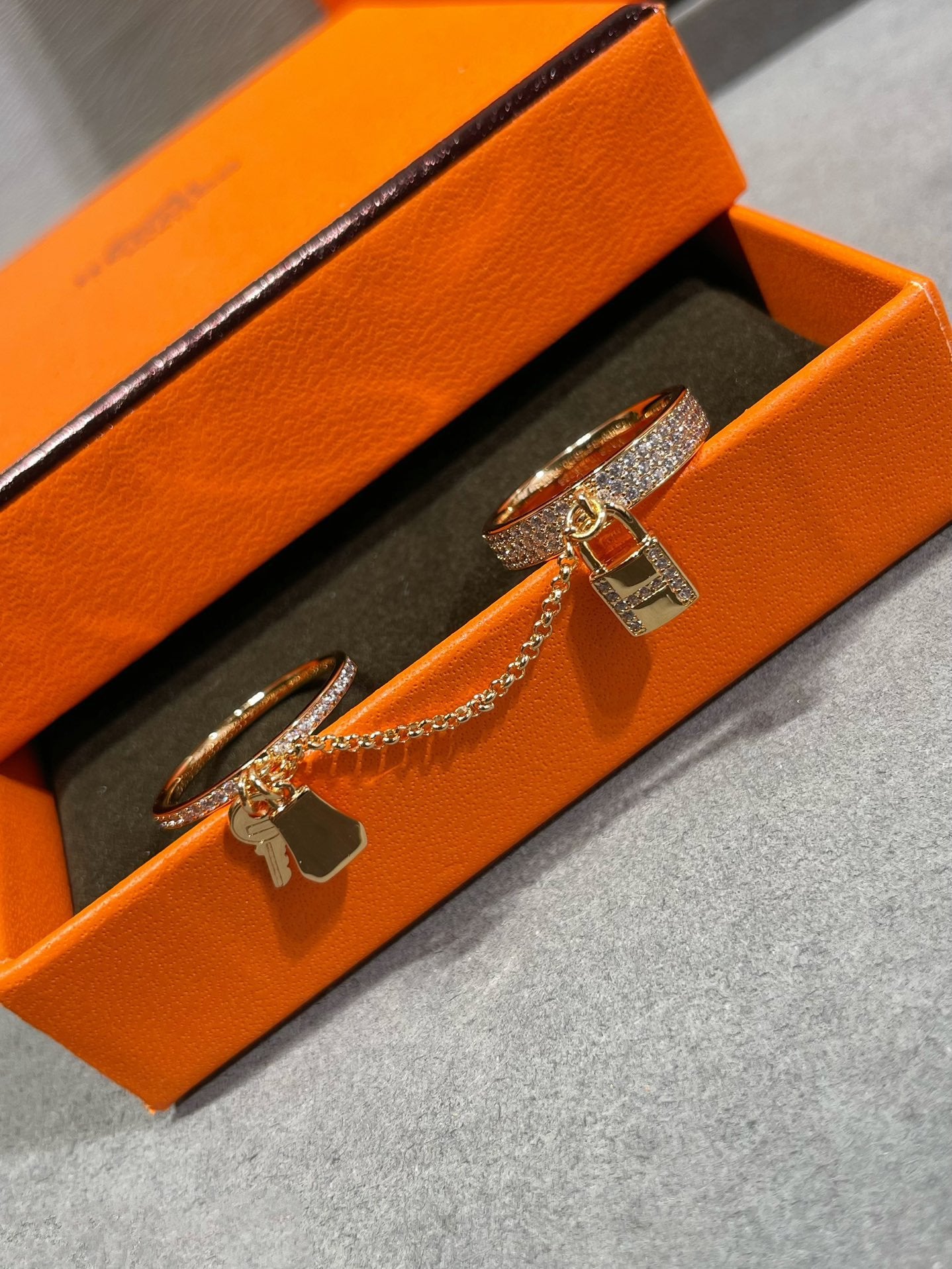 ¡®Imperial¡¯HM KELLY CLOCHETTE DOUBLE RING IN  WITH DIAMONDS