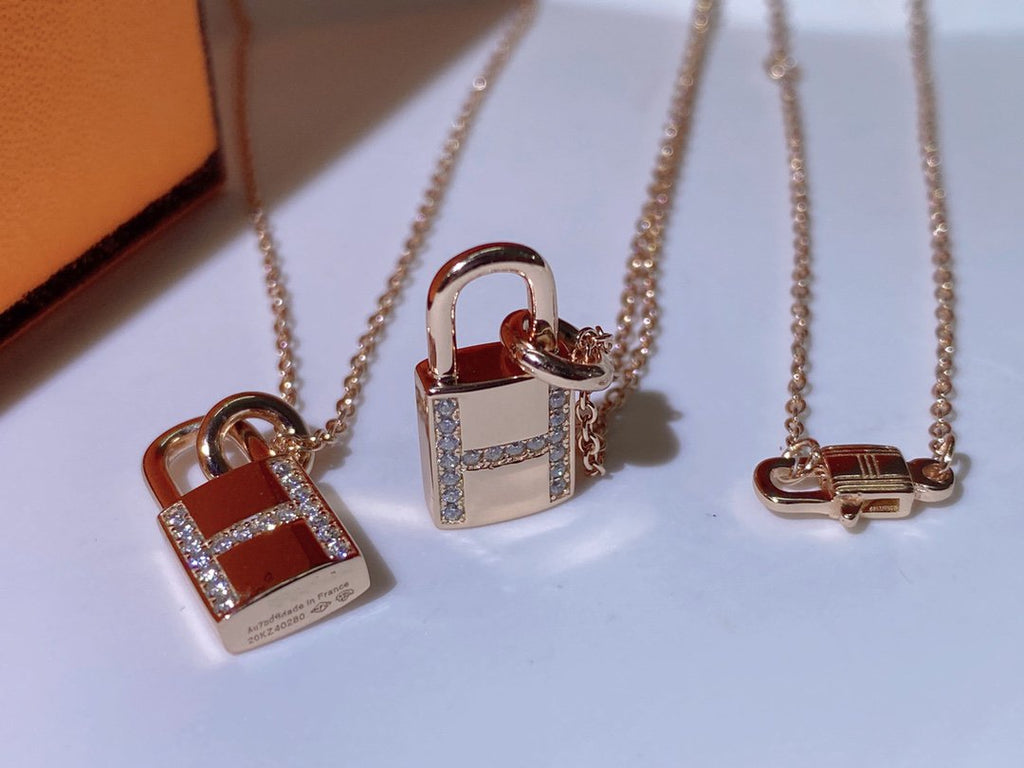 ¡®Imperial¡¯HM ADVANCED NICHE LOCK HEAD NECKLACE DIAMONDS