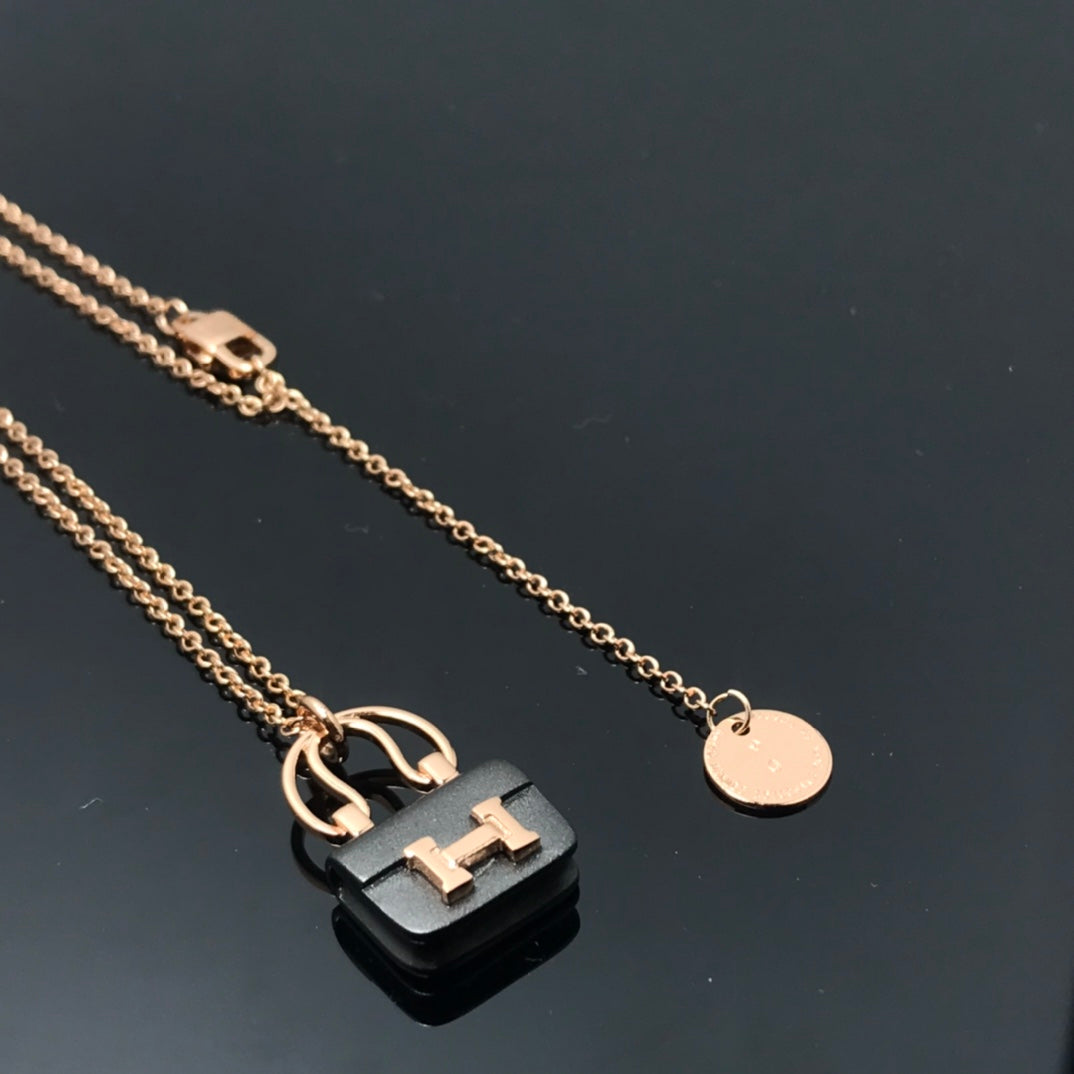 ¡®Imperial¡¯WOMEN'S HM AMULETTES CONSTANCE PENDANT NECKLACE