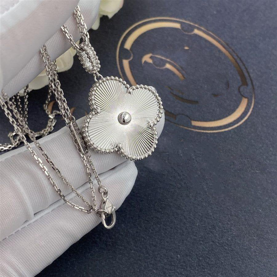 ¡®Imperial¡¯CLOVER 25MM SILVER BIG CLOVER NECKLACE